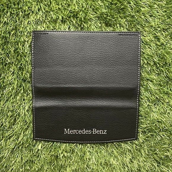 2020 Mercedes-Benz GLB Owners Manual (GLB250 4MATIC 2.0L, GLB250 Sport 2.0L) - Picture 11 of 12